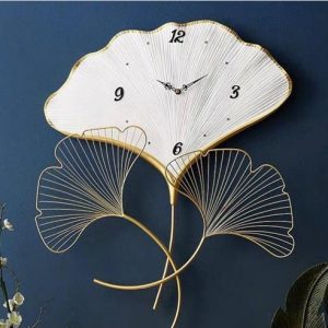 Leaf Deign Wall Clock